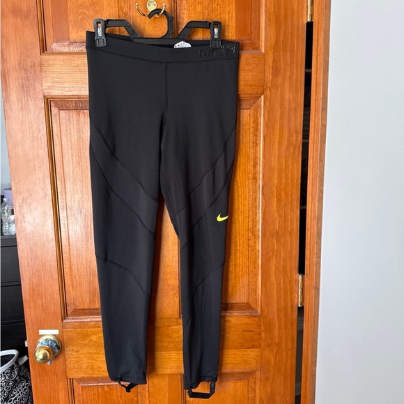 Nike Pants - Nike Pro Hyperwarm Leggings